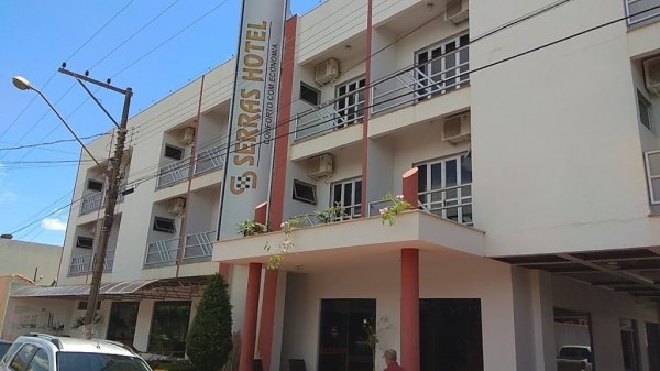 Serras Hotel